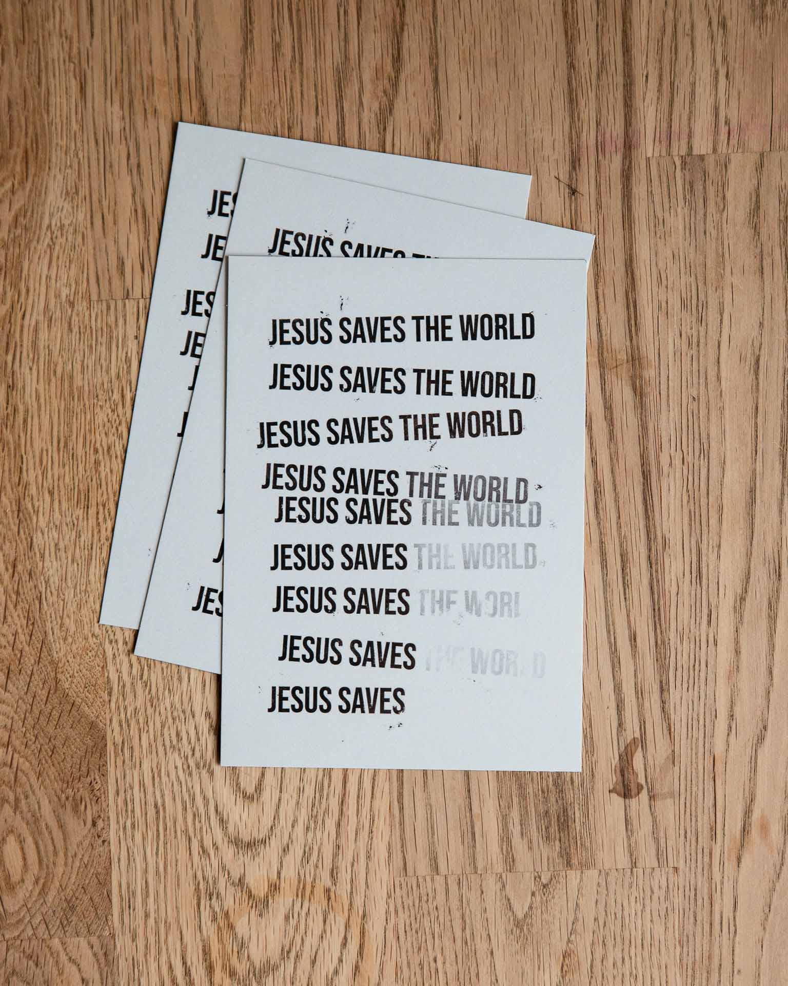 Postkarte / Jesus rettet die Welt
